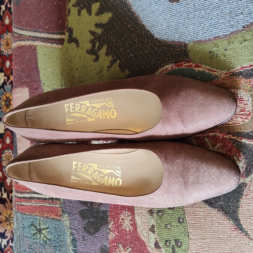 Vintage Salvatore Ferragamo Taupe Suede Heels 6 N